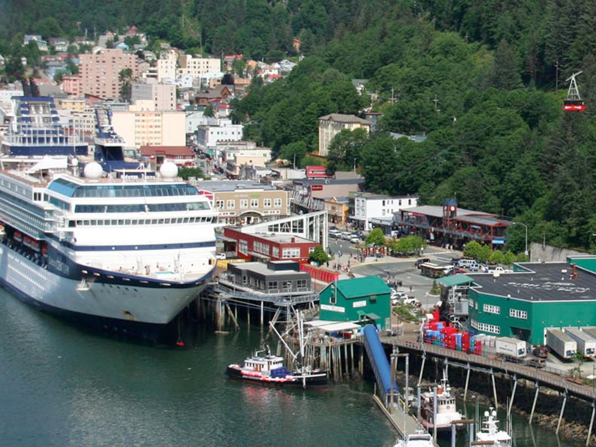 Beachside Villa Luxury Suites And Vacation Rentals Juneau Exterior photo